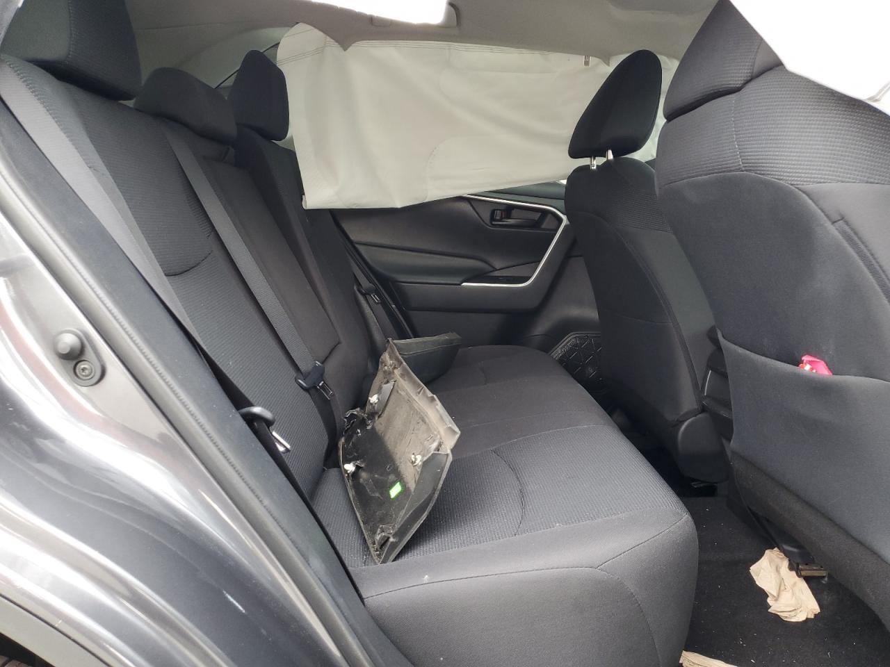 2T3F1RFV4LW111732 2020 Toyota Rav4 Le