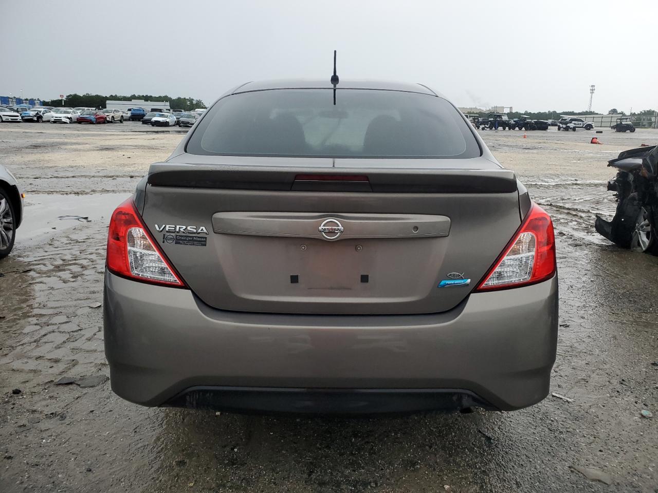 2015 Nissan Versa S vin: 3N1CN7AP0FL916663