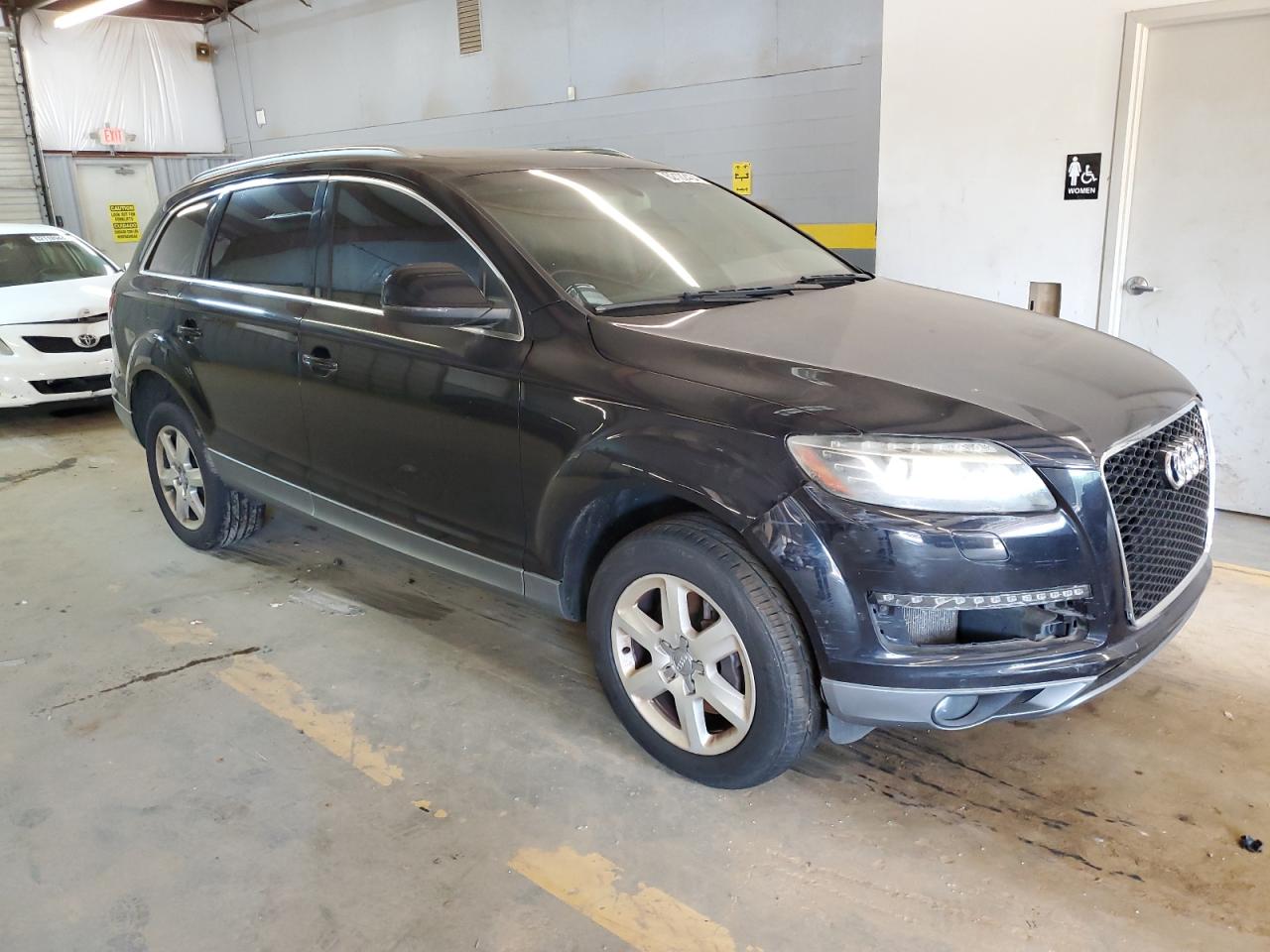 2013 Audi Q7 Premium Plus vin: WA1LGAFE1DD009672