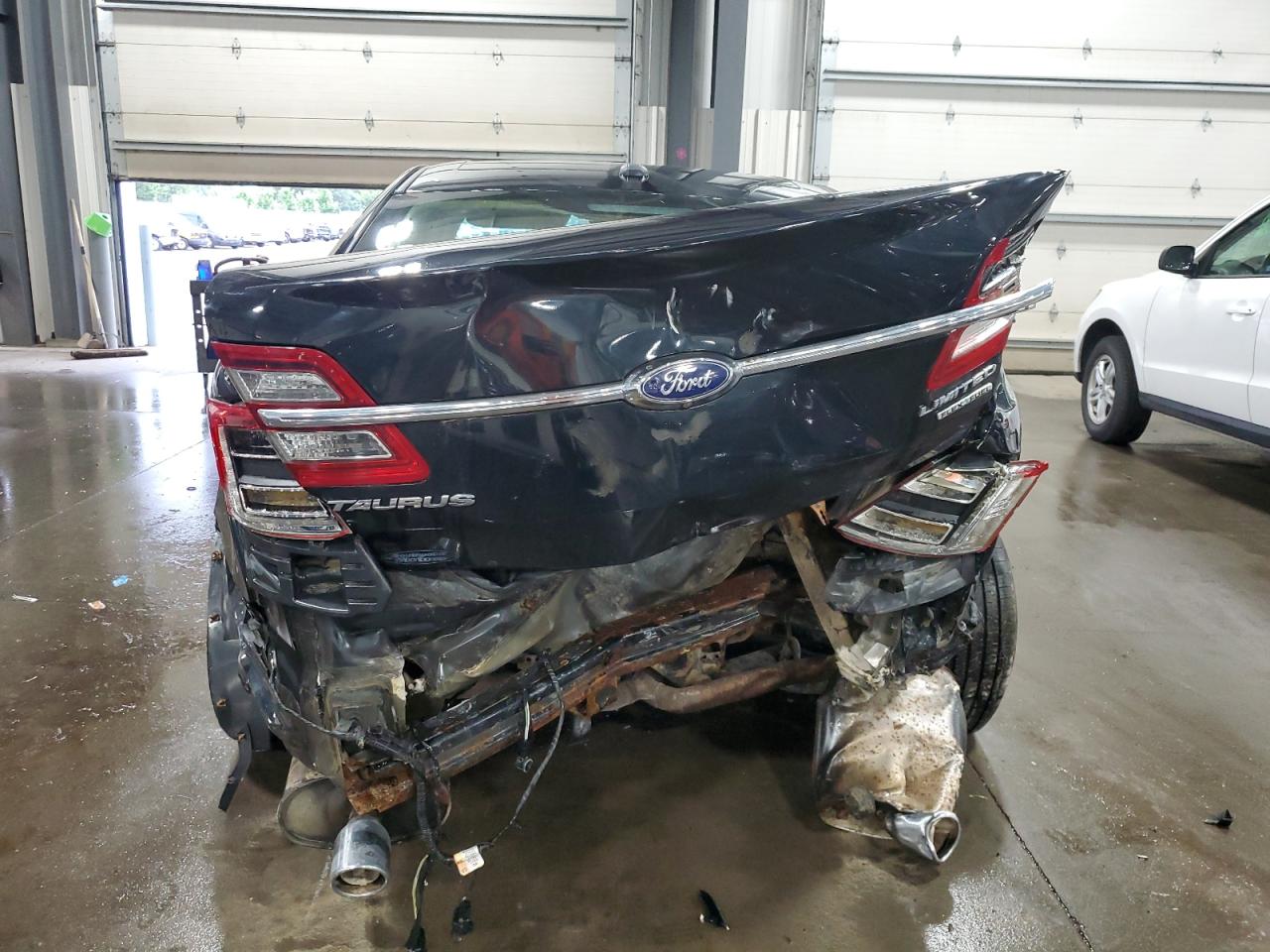 1FAHP2F87EG111334 2014 Ford Taurus Limited