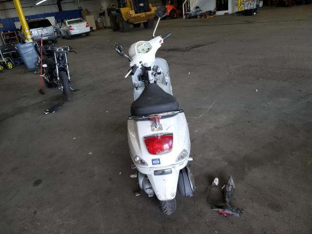 2010 VESPA LX50 1APC386B3A5300078