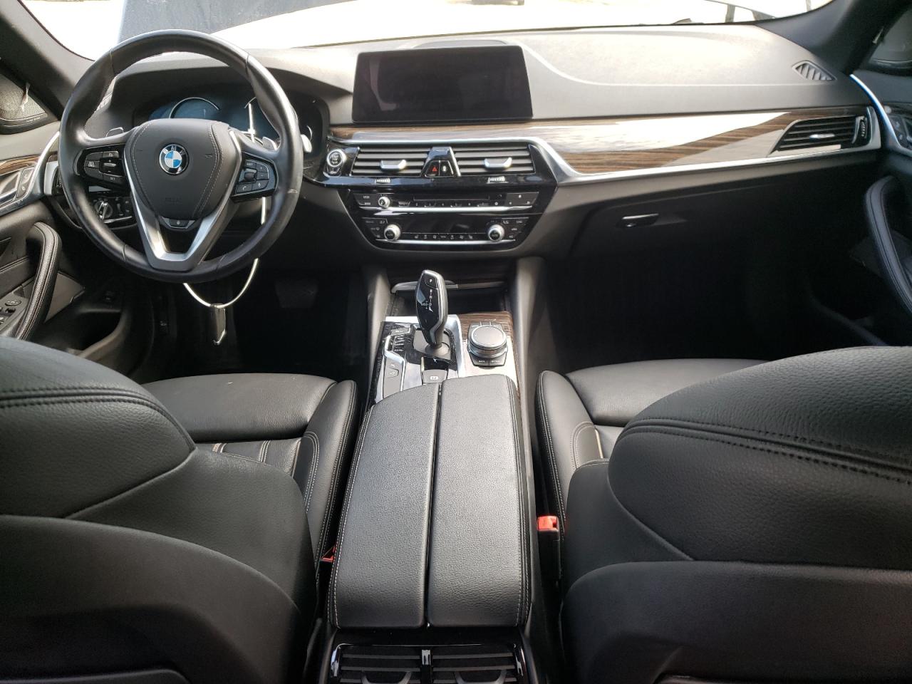 WBAJA7C57JG908176 2018 BMW 530 Xi