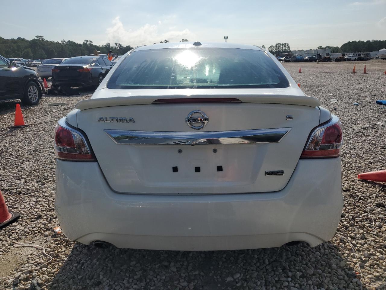 2015 Nissan Altima 2.5 vin: 1N4AL3AP4FC580357