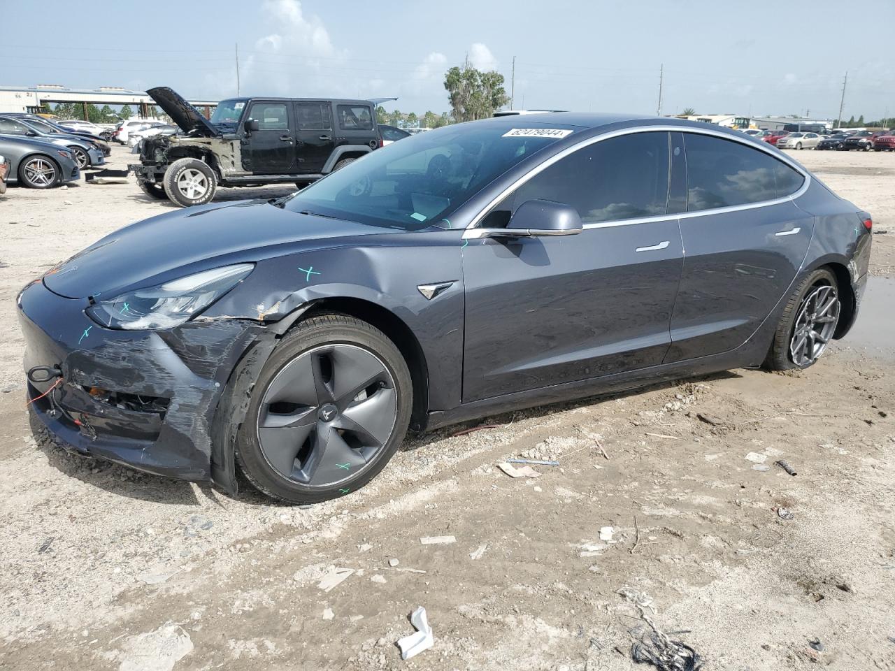 2019 Tesla Model 3 vin: 5YJ3E1EBXKF517633