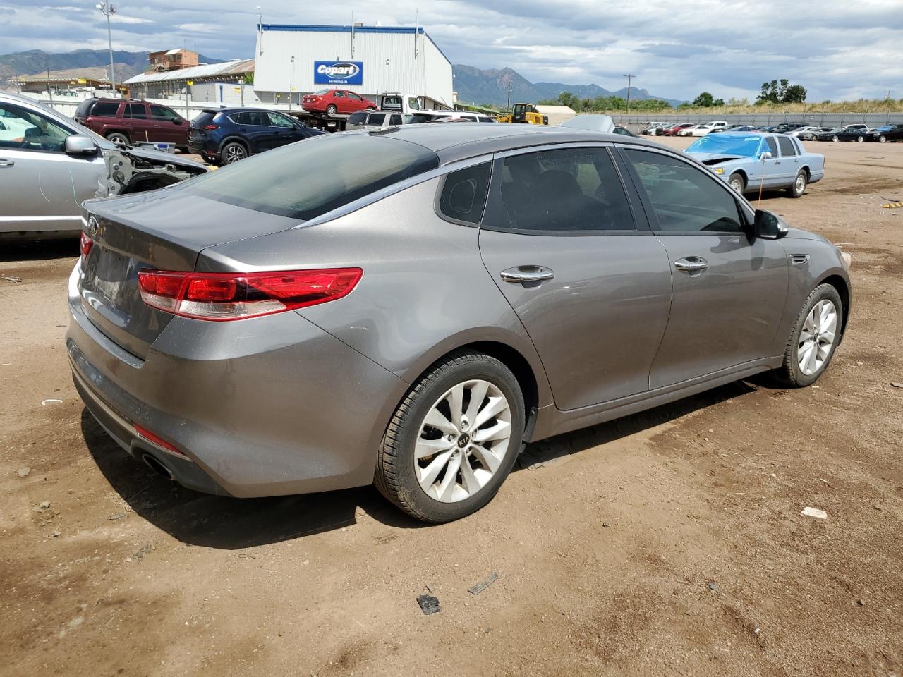 5XXGT4L30HG139235 2017 Kia Optima Lx