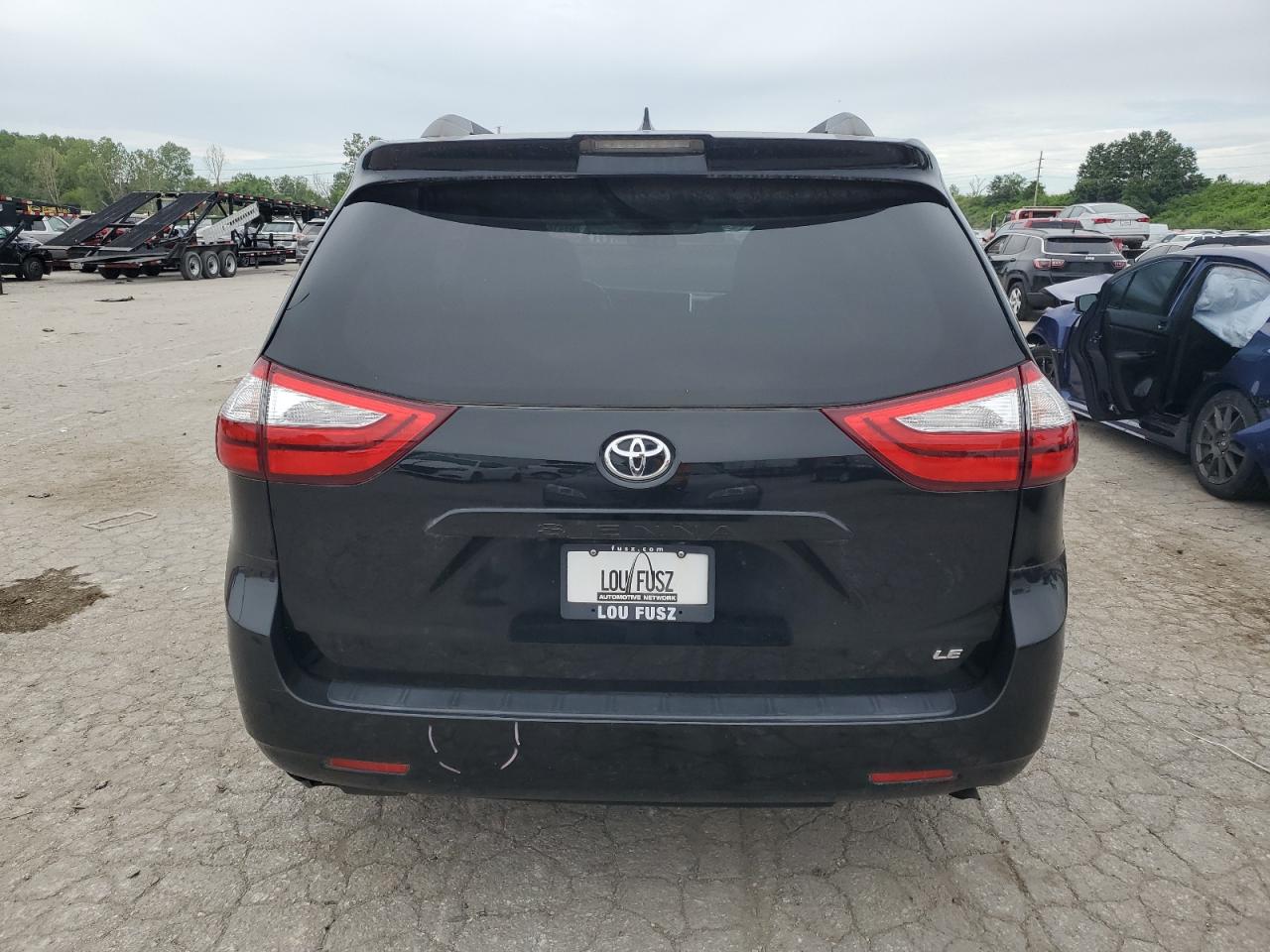 2019 Toyota Sienna Le vin: 5TDKZ3DC9KS976430