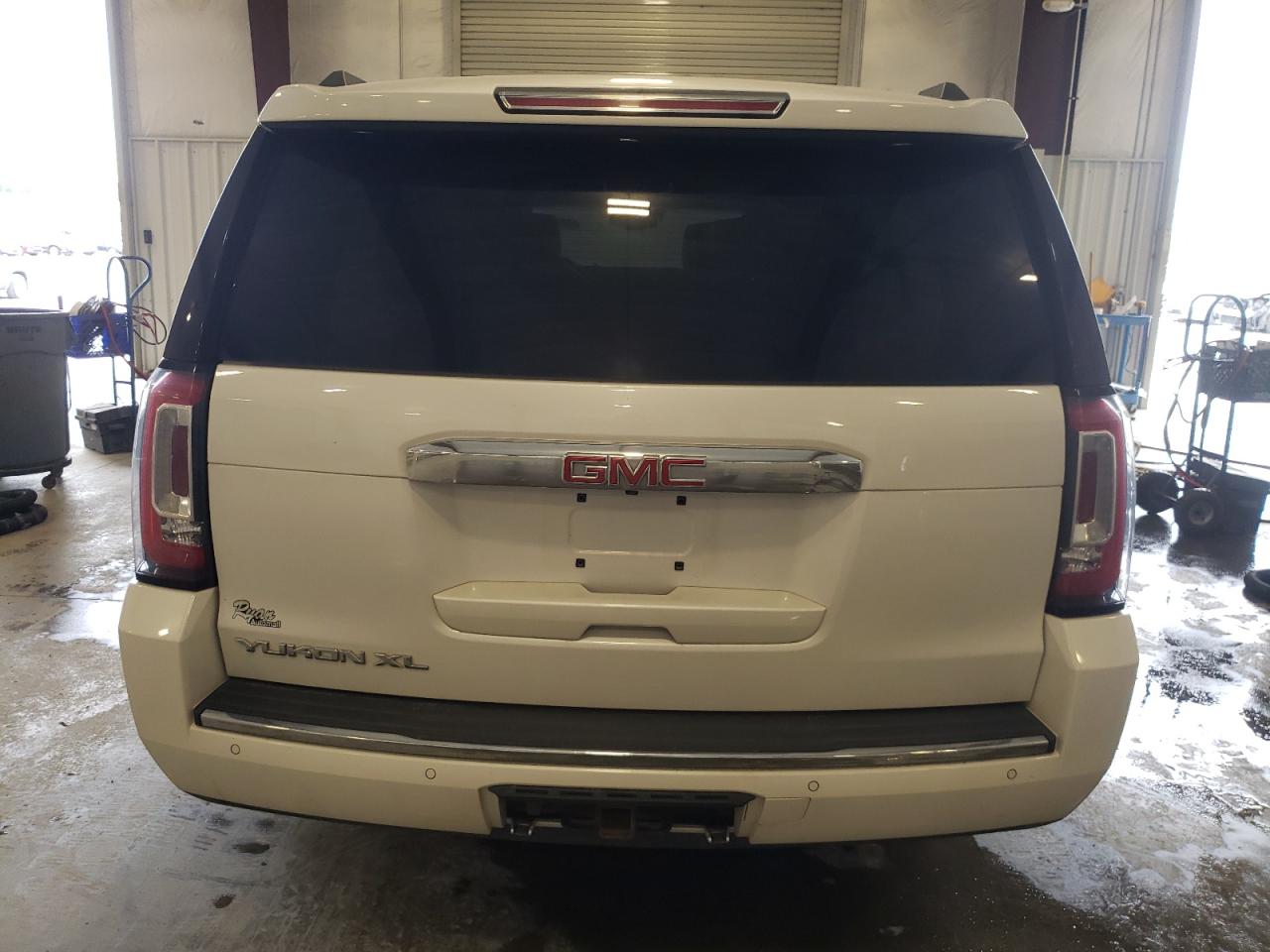 1GKS2HKJ7HR202272 2017 GMC Yukon Xl Denali