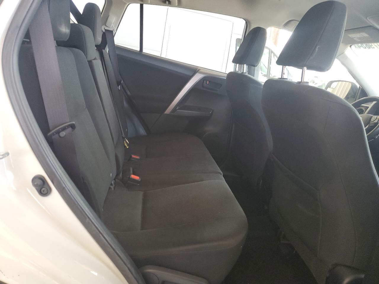 JTMZFREV4HJ113373 2017 Toyota Rav4 Le