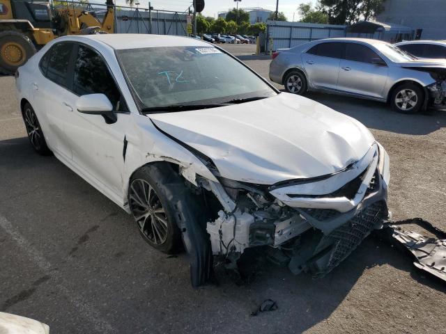 VIN 4T1B11HK0KU165605 2019 Toyota Camry, L no.4