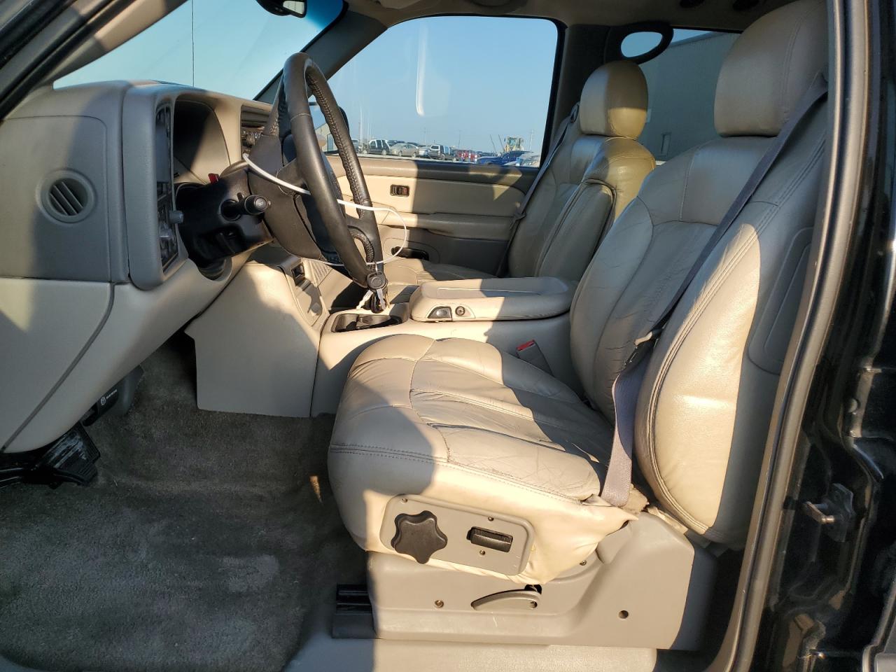 1GNEK13Z22R256954 2002 Chevrolet Tahoe K1500