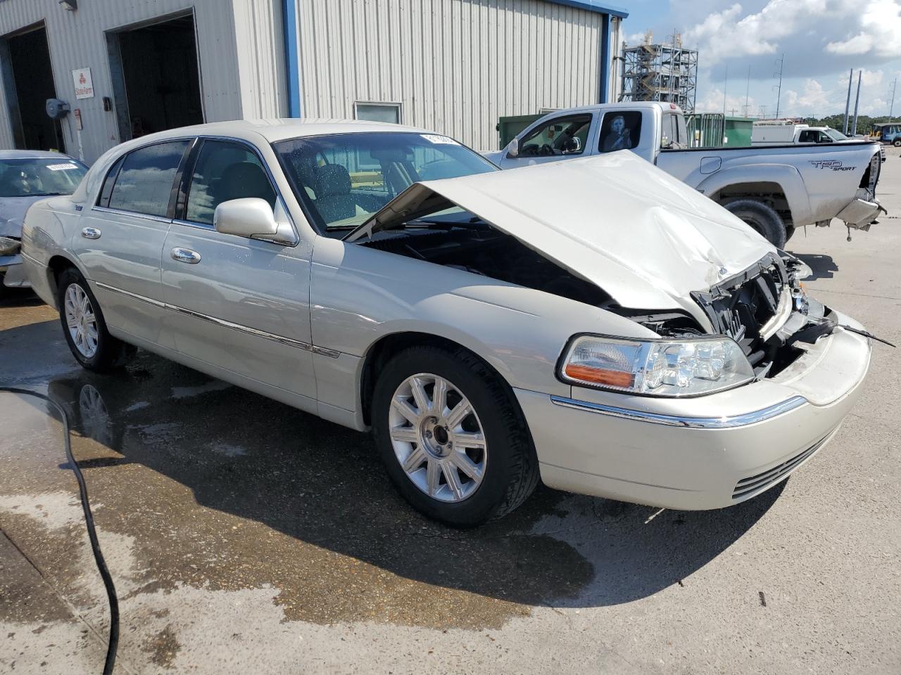 1LNHM82V37Y611324 2007 Lincoln Town Car Signature Limited