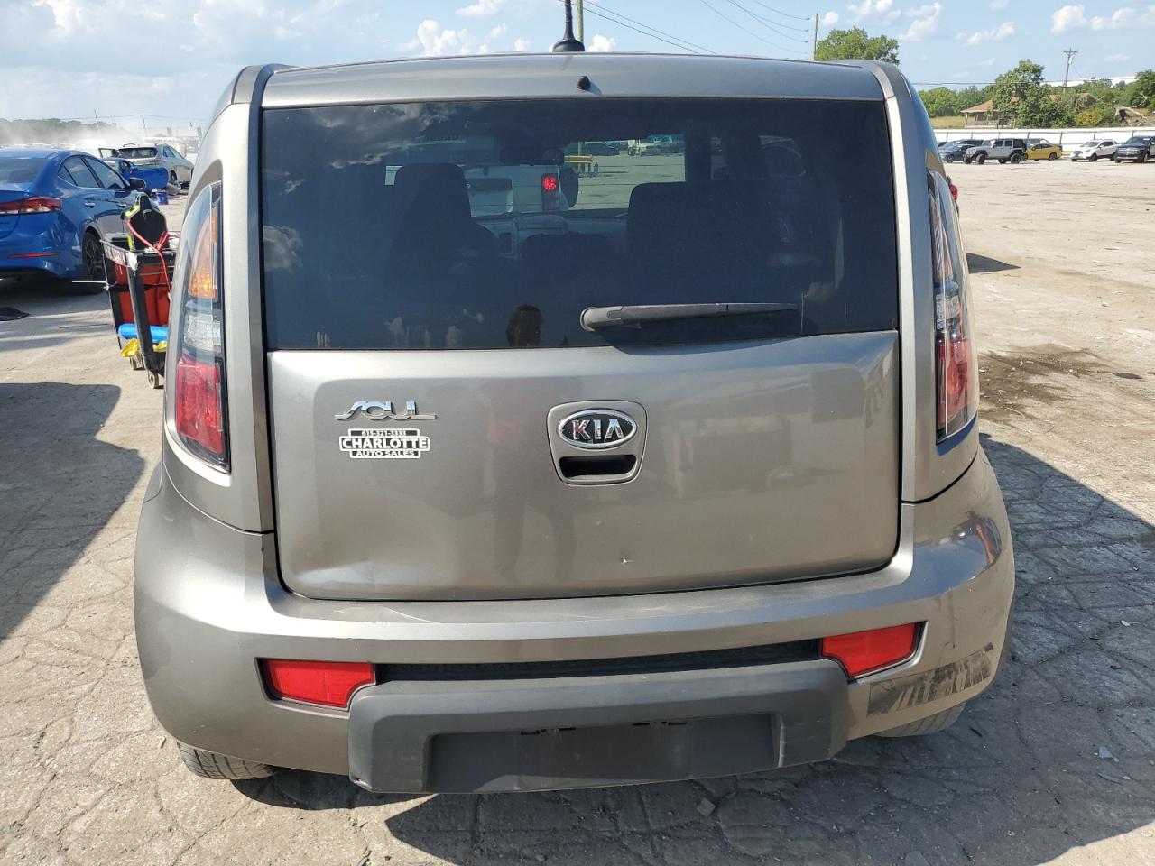 KNDJT2A22B7212321 2011 Kia Soul +