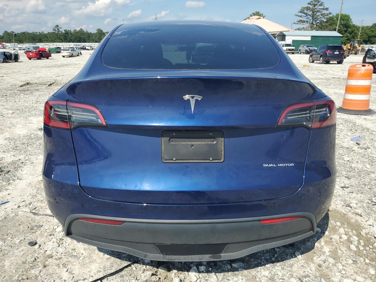 7SAYGDEE7PF633779 2023 Tesla Model Y