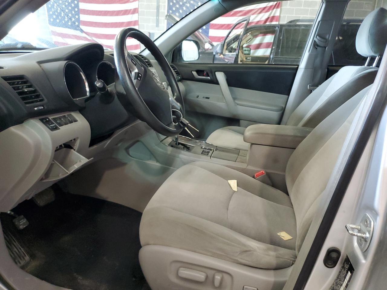 5TDBK3EHXCS130677 2012 Toyota Highlander Base