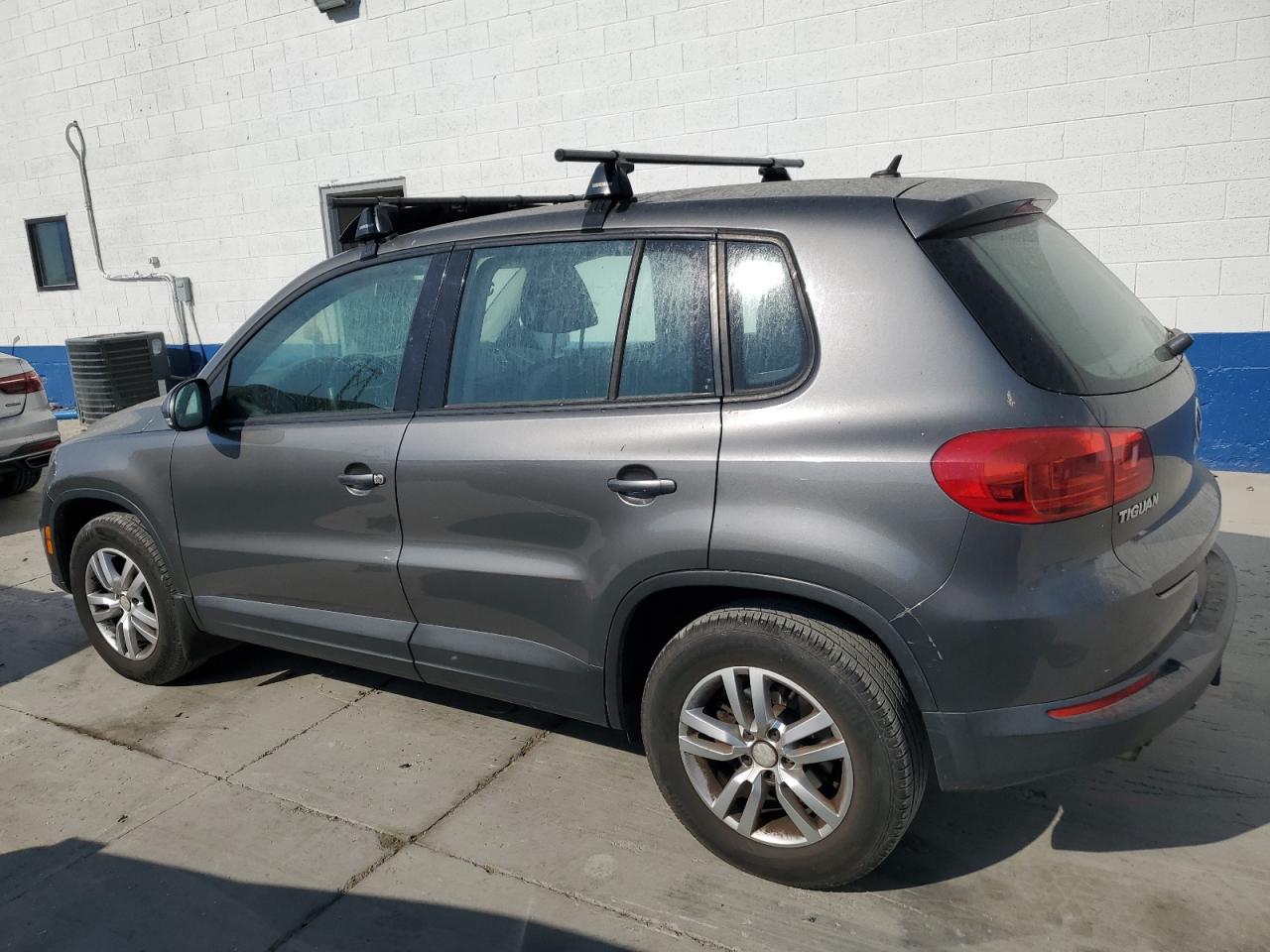 2012 Volkswagen Tiguan S vin: WVGBV7AX3CW100704