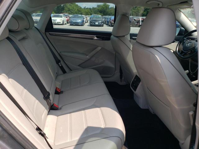 2017 VOLKSWAGEN PASSAT SE - 1VWBT7A37HC013952