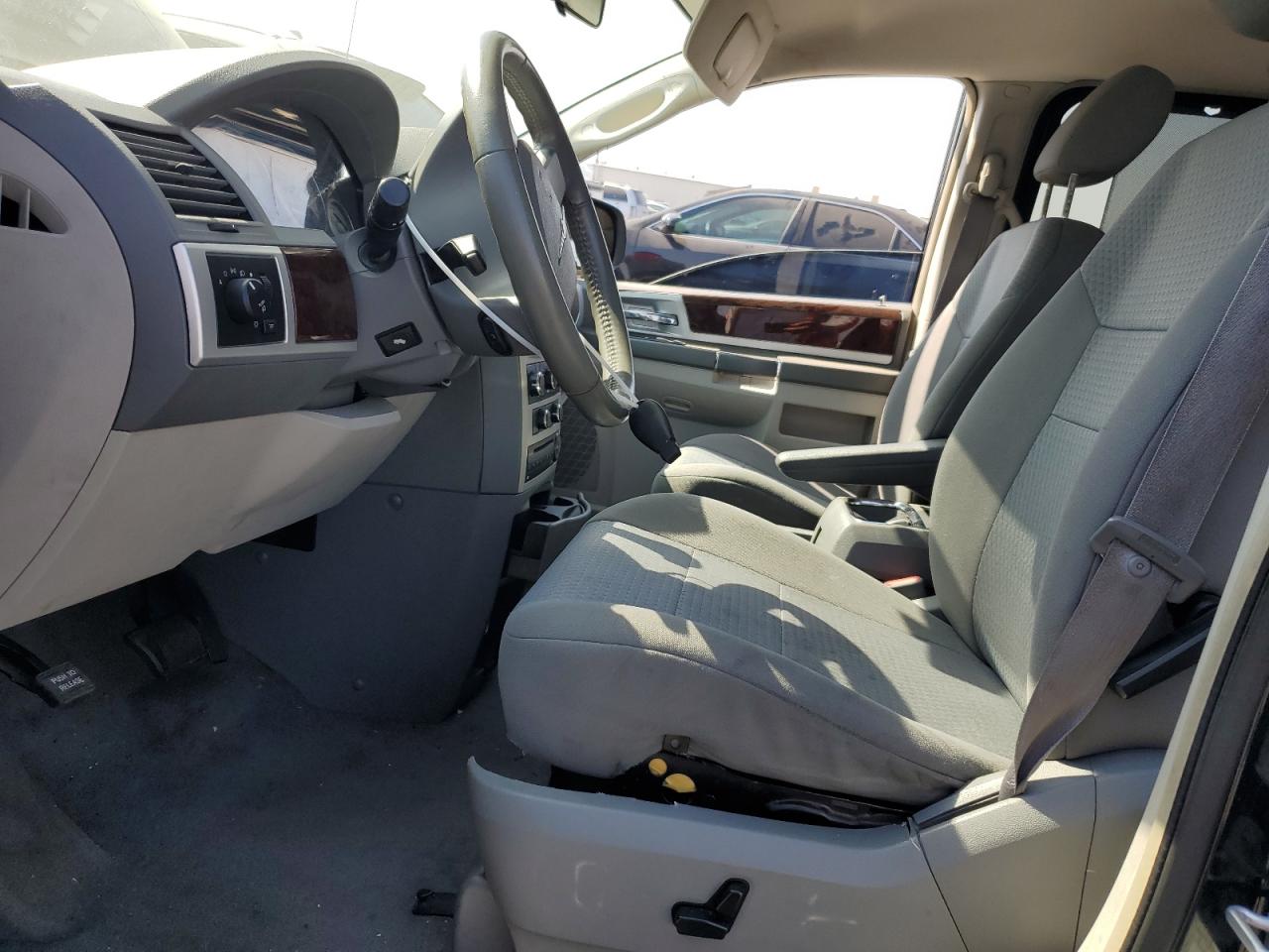 2A4RR5D10AR149393 2010 Chrysler Town & Country Touring