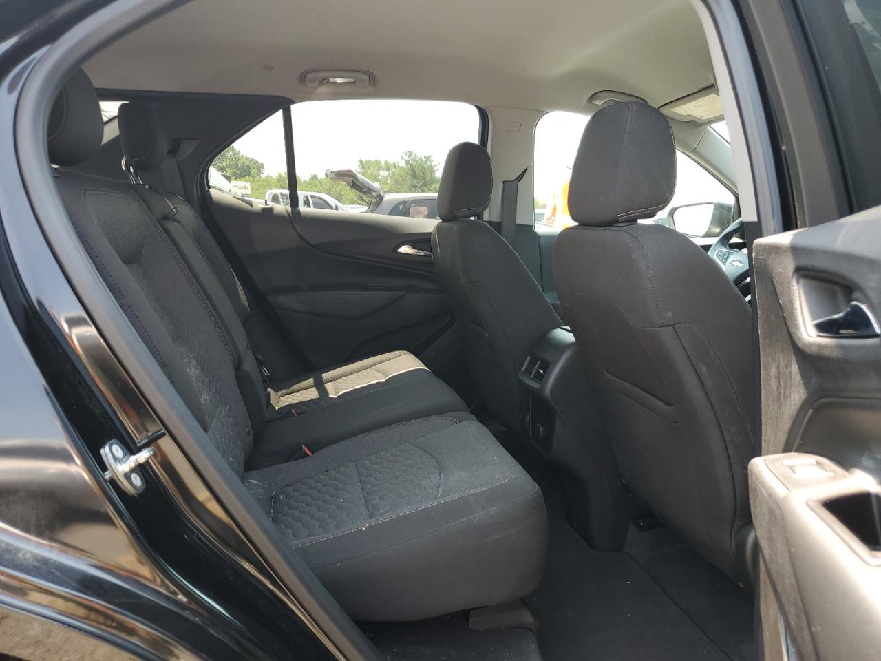 2GNAXTEX5J6172063 2018 Chevrolet Equinox Lt