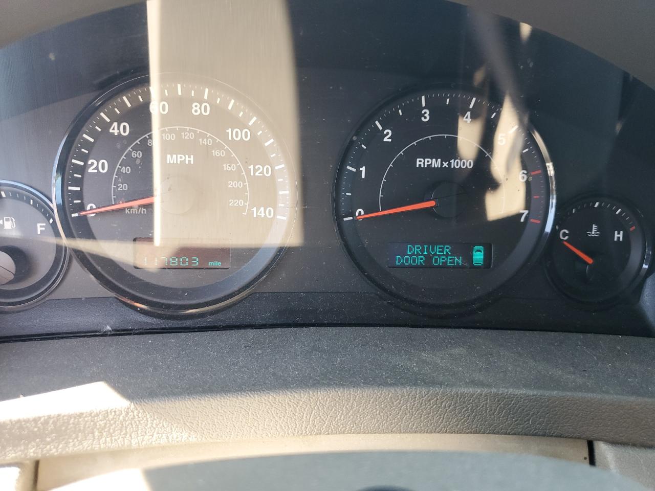 1J4GR48K85C715741 2005 Jeep Grand Cherokee Laredo