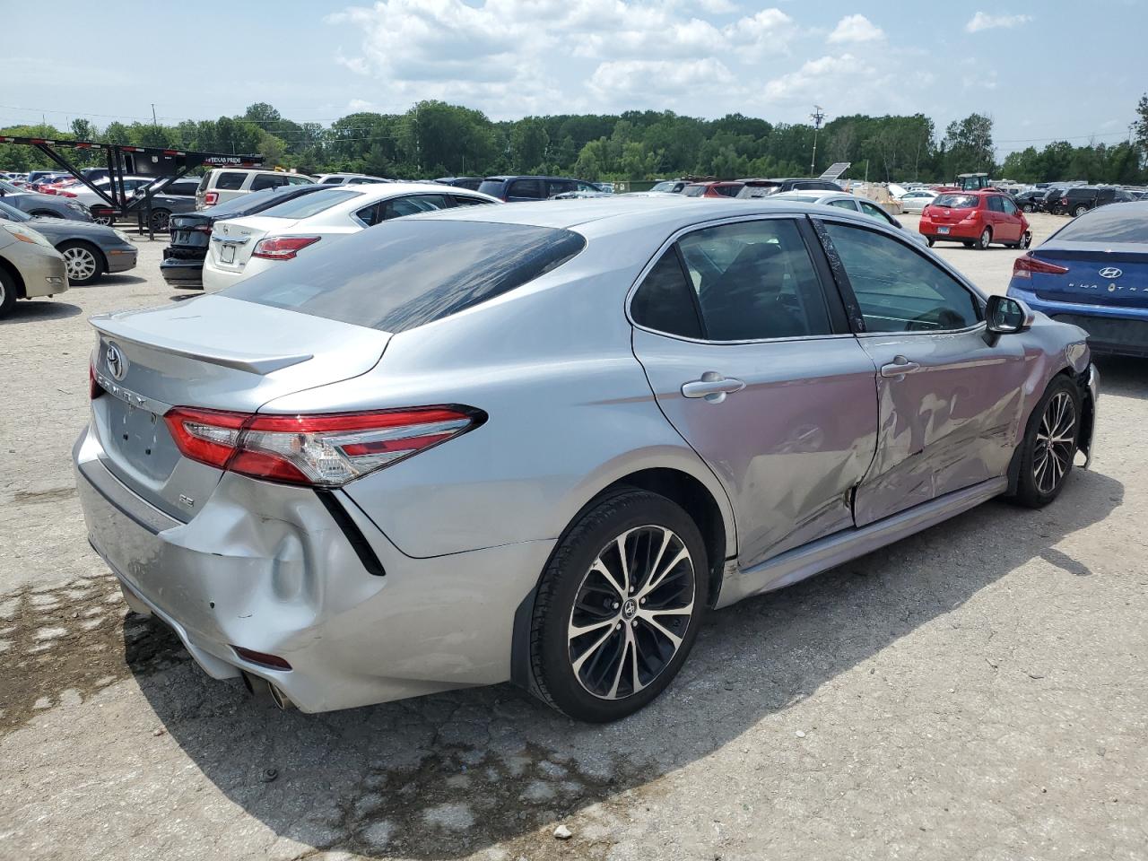 2018 Toyota Camry L vin: 4T1B11HK4JU644916