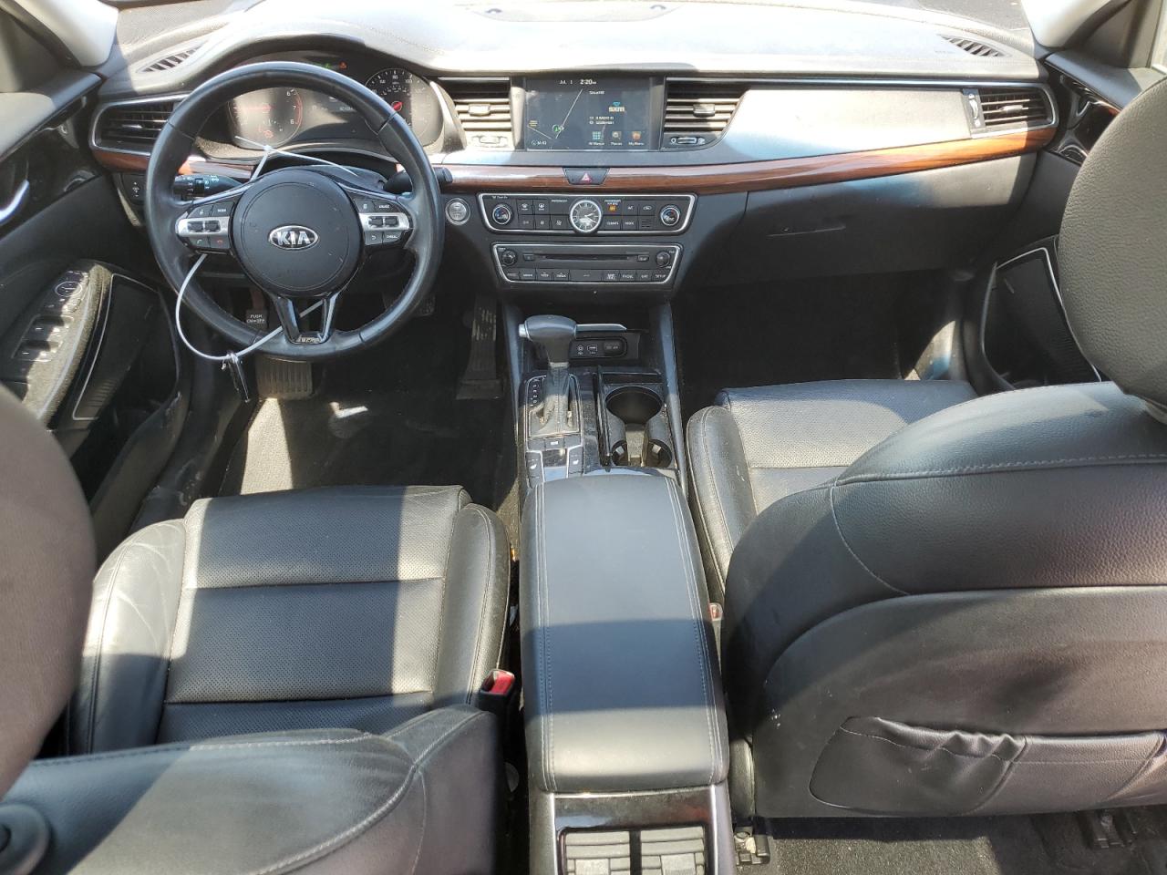 KNALC4J17J5127610 2018 Kia Cadenza Luxury