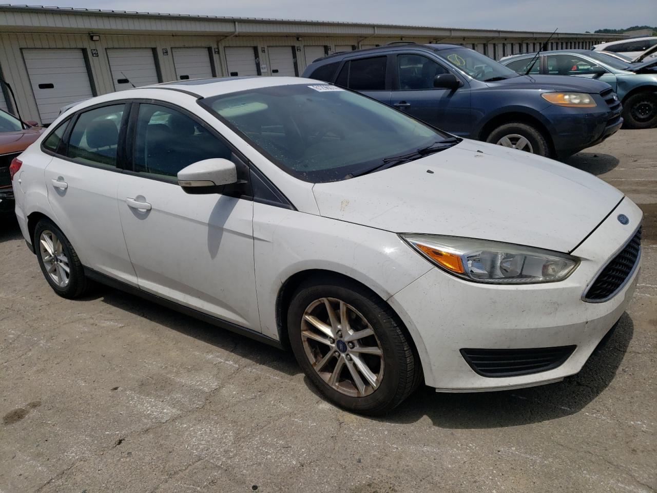 2016 Ford Focus Se vin: 1FADP3F24GL214012