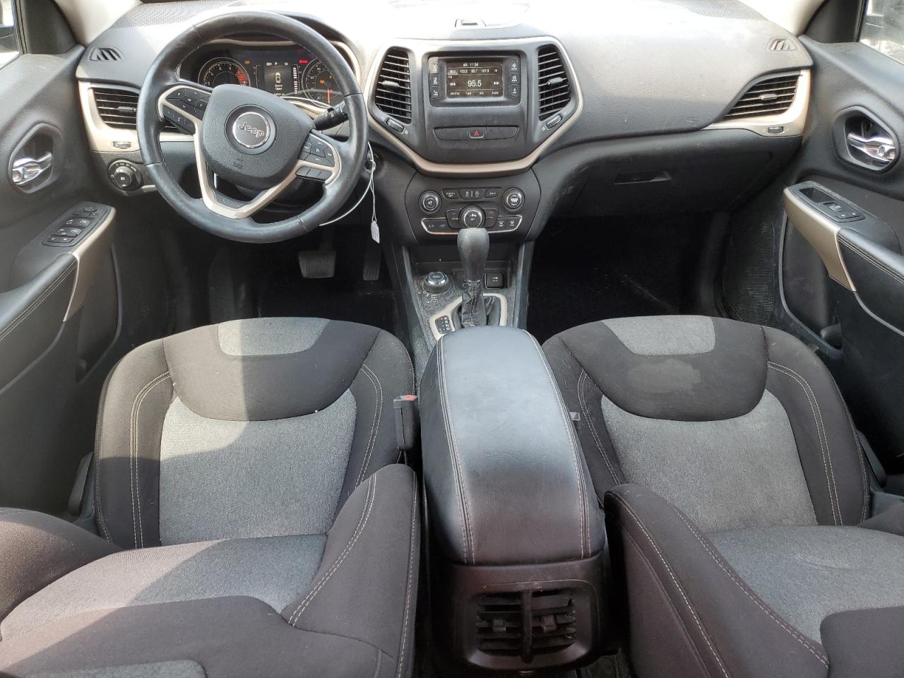 1C4PJMCX4JD556401 2018 Jeep Cherokee Latitude