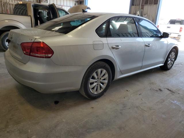 2015 VOLKSWAGEN PASSAT S - 1VWAS7A37FC019634