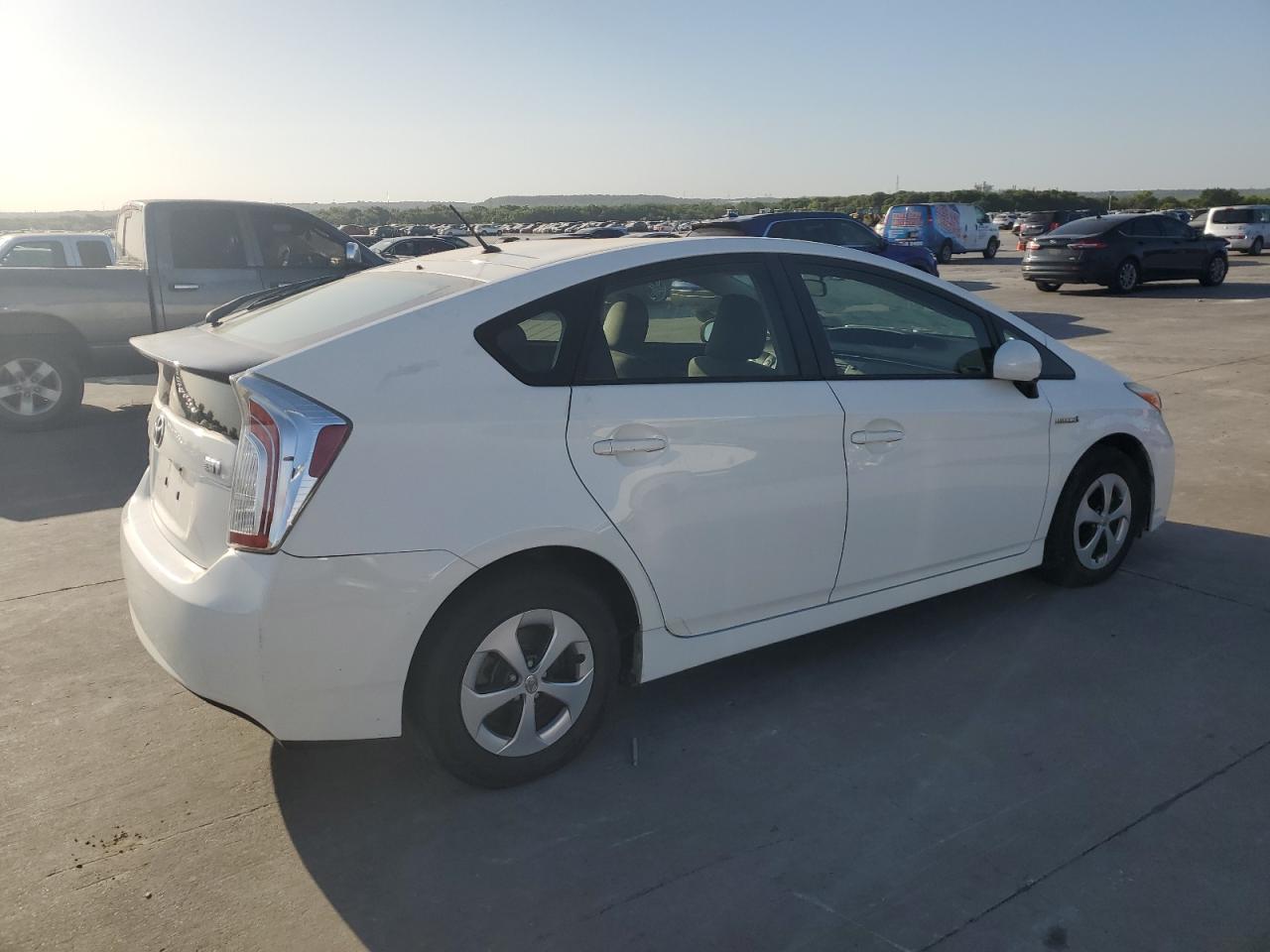 2013 Toyota Prius vin: JTDKN3DU8D5658537