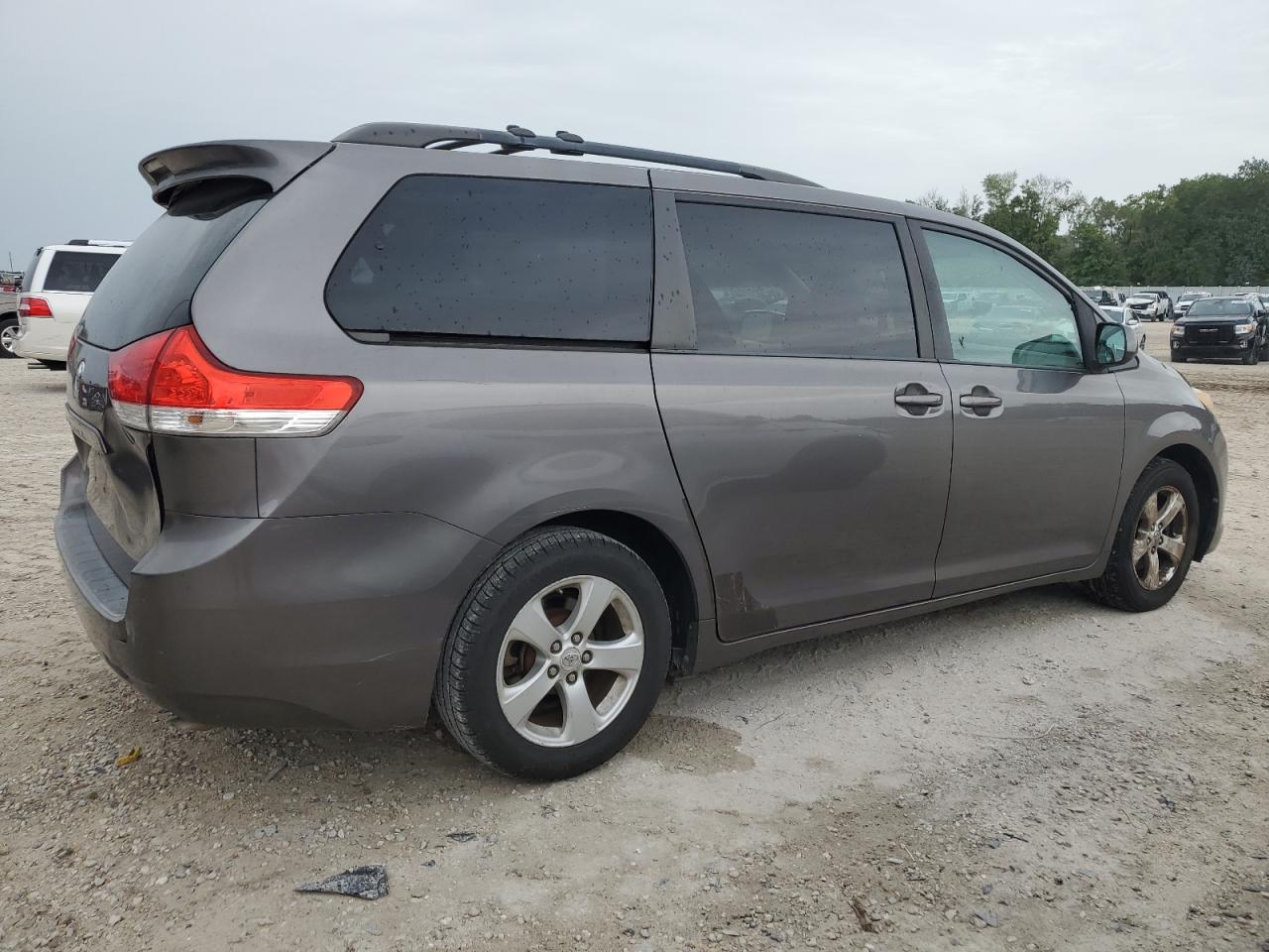 5TDKK3DC3BS114759 2011 Toyota Sienna Le