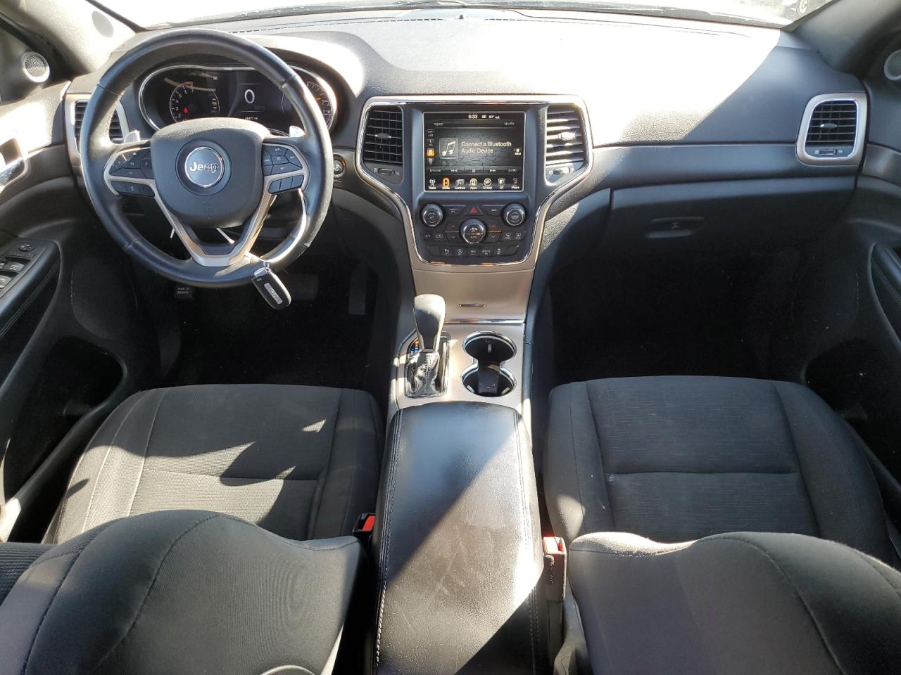 1C4RJFAG4HC844121 2017 Jeep Grand Cherokee Laredo