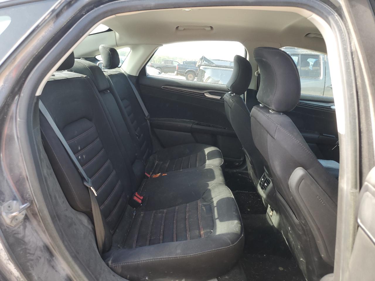 3FA6P0H79FR194064 2015 Ford Fusion Se