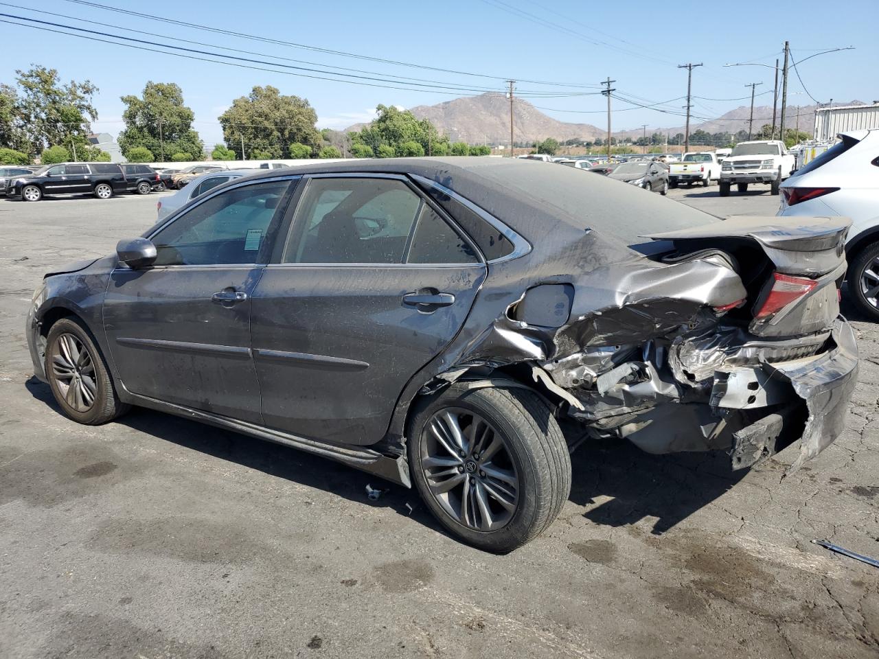 2016 Toyota Camry Le vin: 4T1BF1FK1GU223667