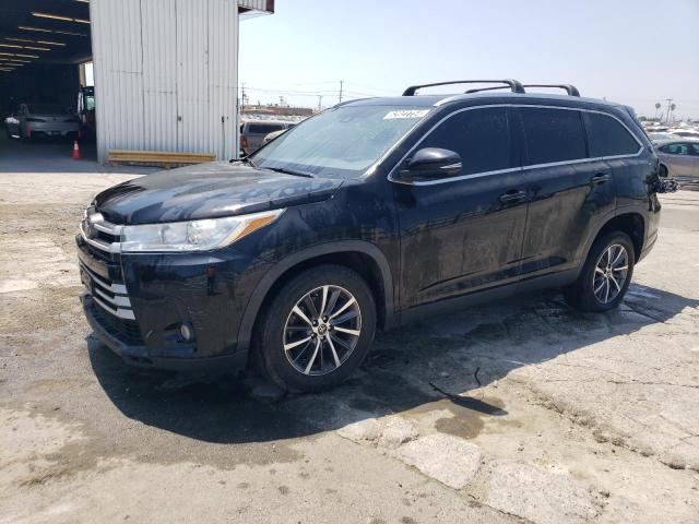 VIN 5TDKZRFH9KS564004 2019 Toyota Highlander, SE no.1