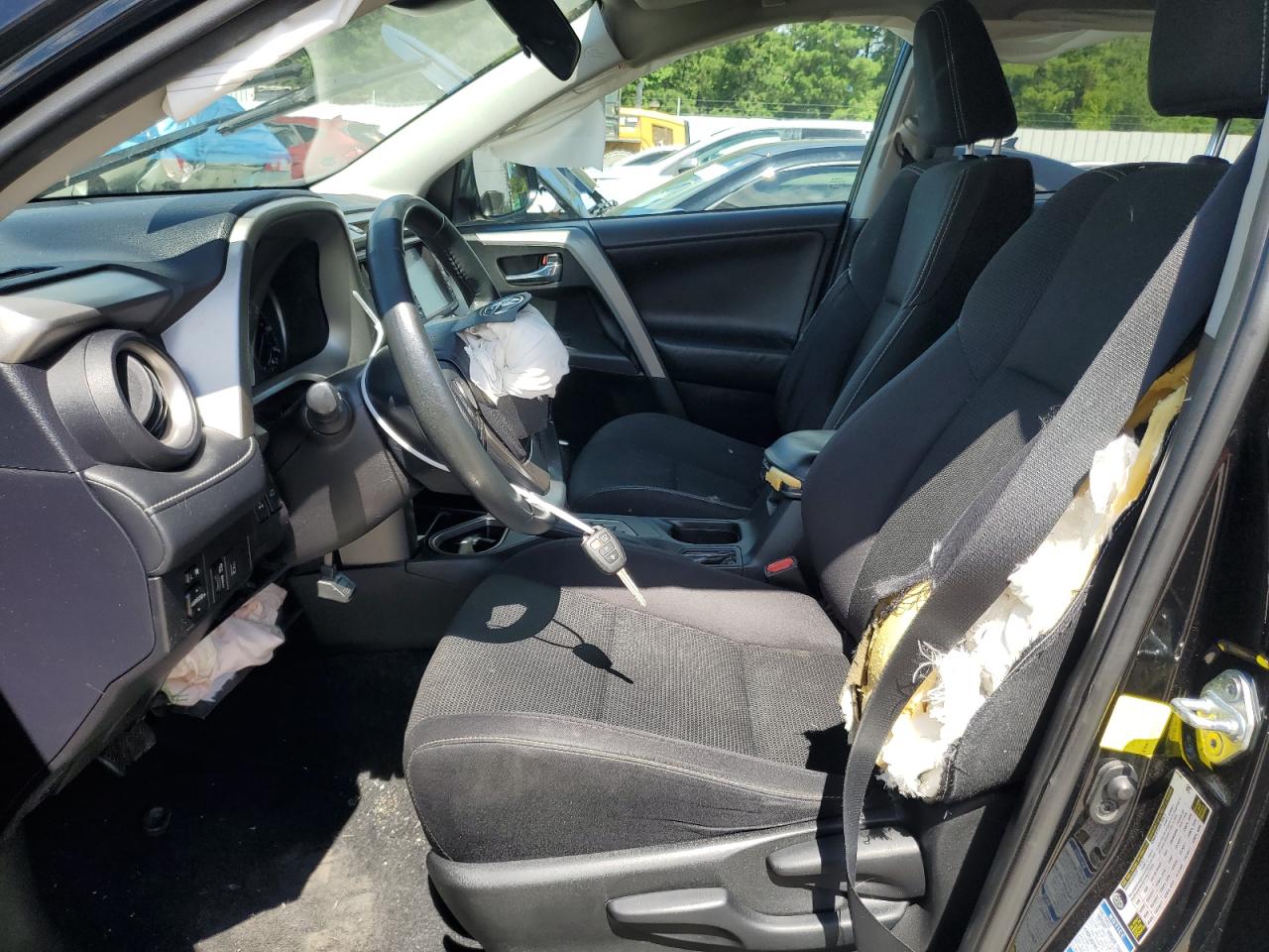 2T3RFREV7HW594723 2017 Toyota Rav4 Xle