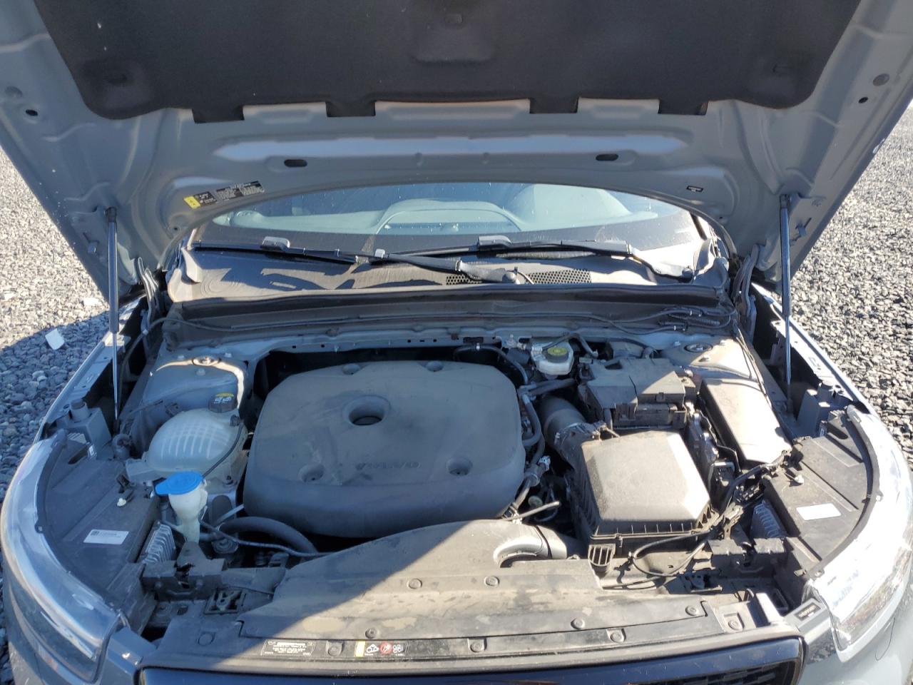 VOLVO XC40 T5 R-DESIGN