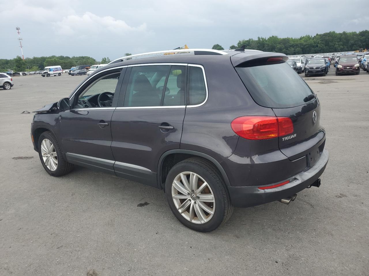 Volkswagen Tiguan s 2016