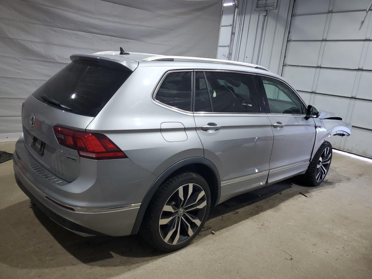 VOLKSWAGEN TIGUAN SEL PREMIUM R-LINE