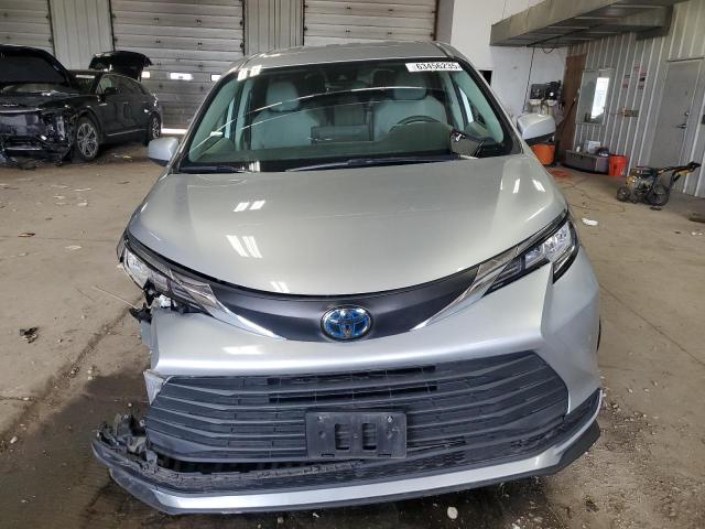 2021 TOYOTA SIENNA LE 5TDKRKEC3MS047961
