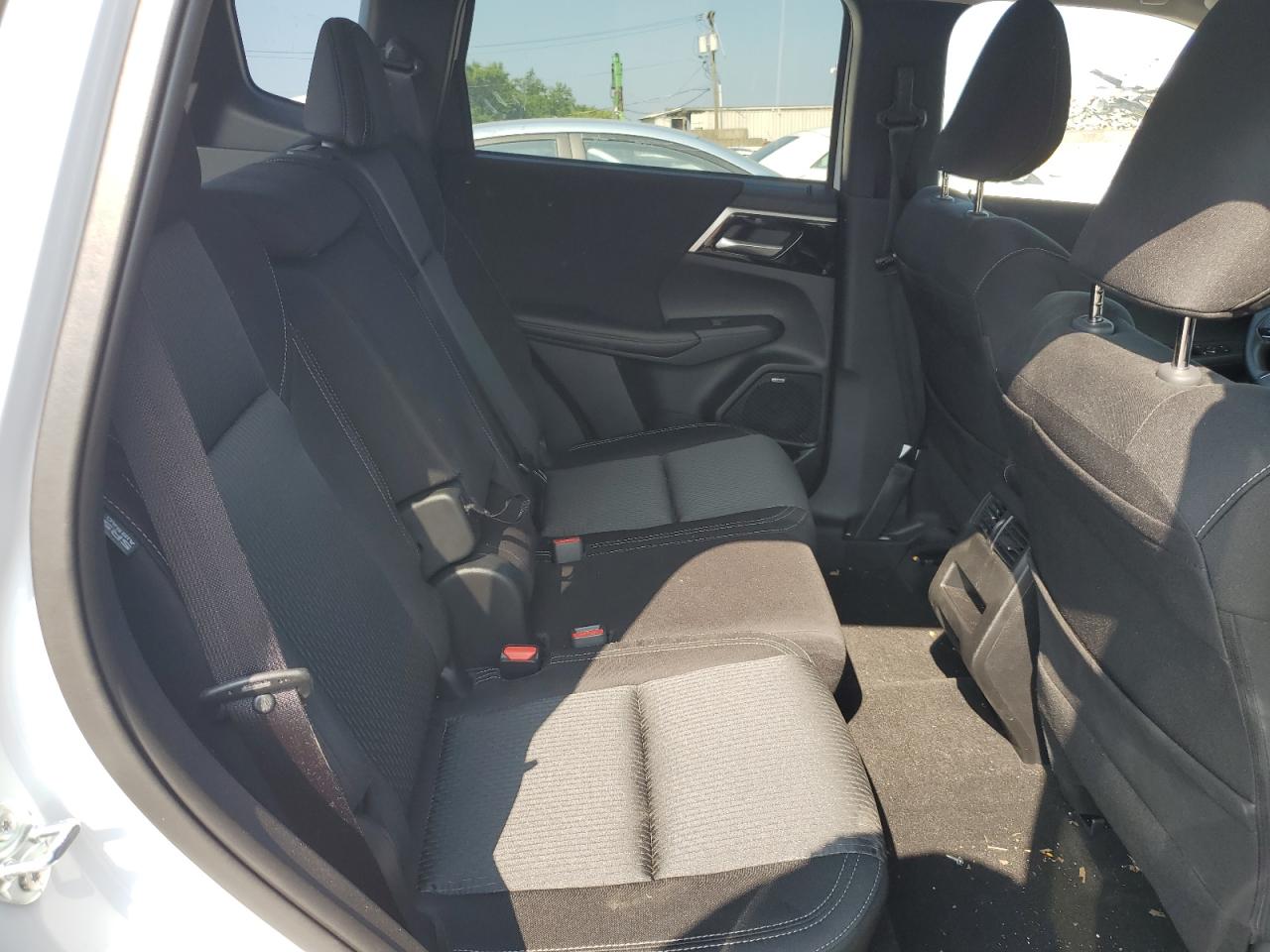 MITSUBISHI OUTLANDER ES