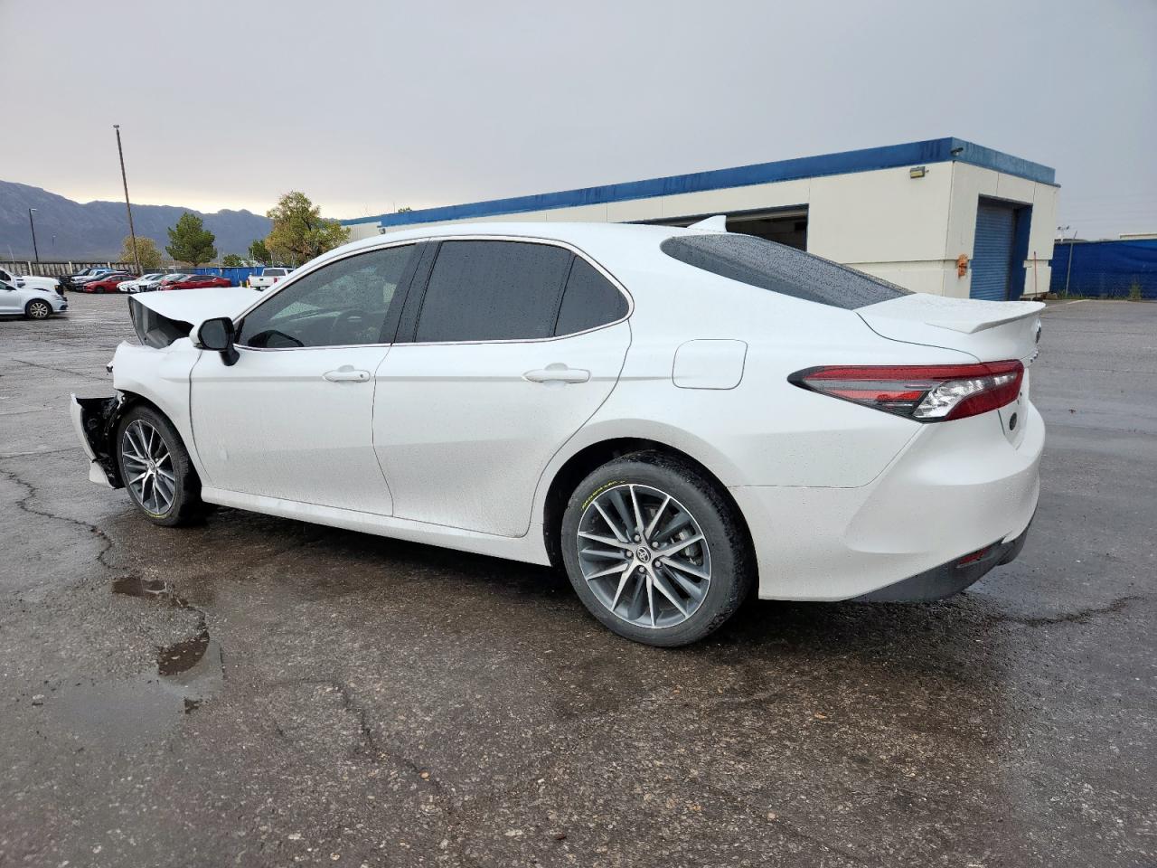 TOYOTA CAMRY XLE
