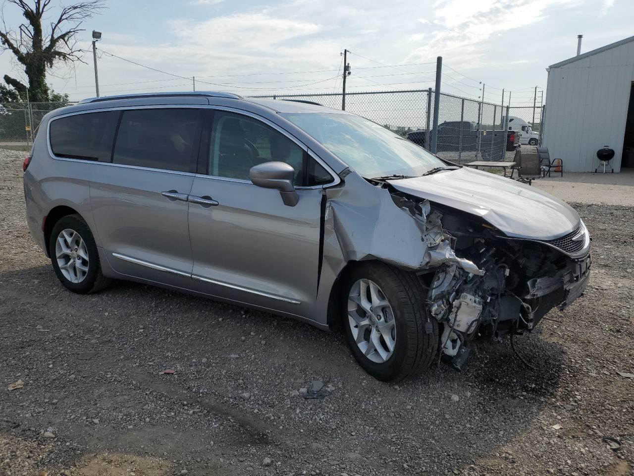 CHRYSLER PACIFICA TOURING L PLUS