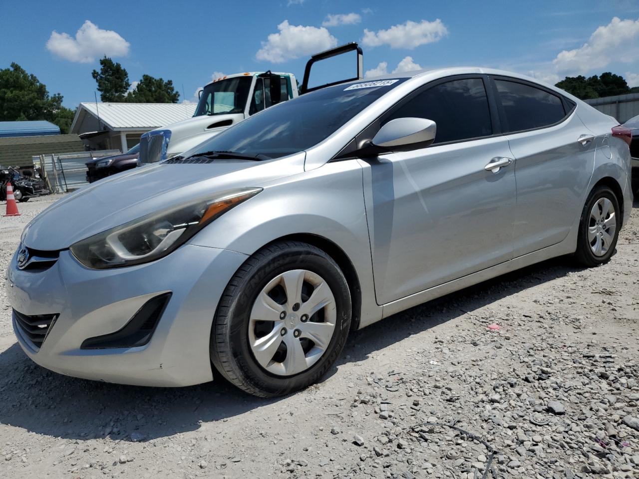 HYUNDAI ELANTRA SE