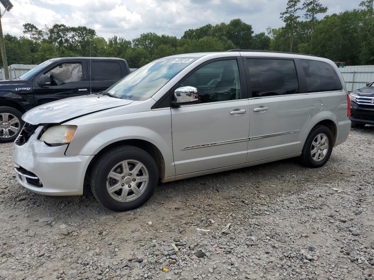 CHRYSLER TOWN & COUNTRY TOURING L