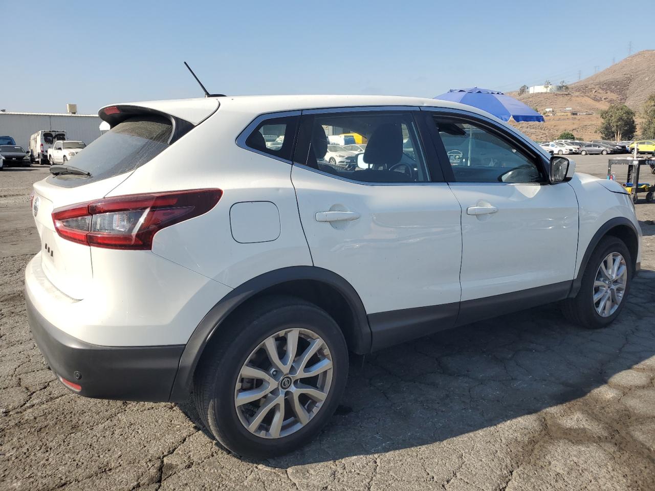 NISSAN ROGUE SPORT S
