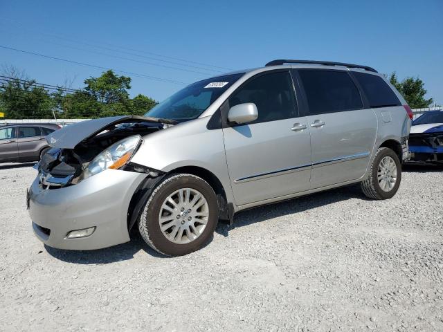 TOYOTA SIENNA XLE