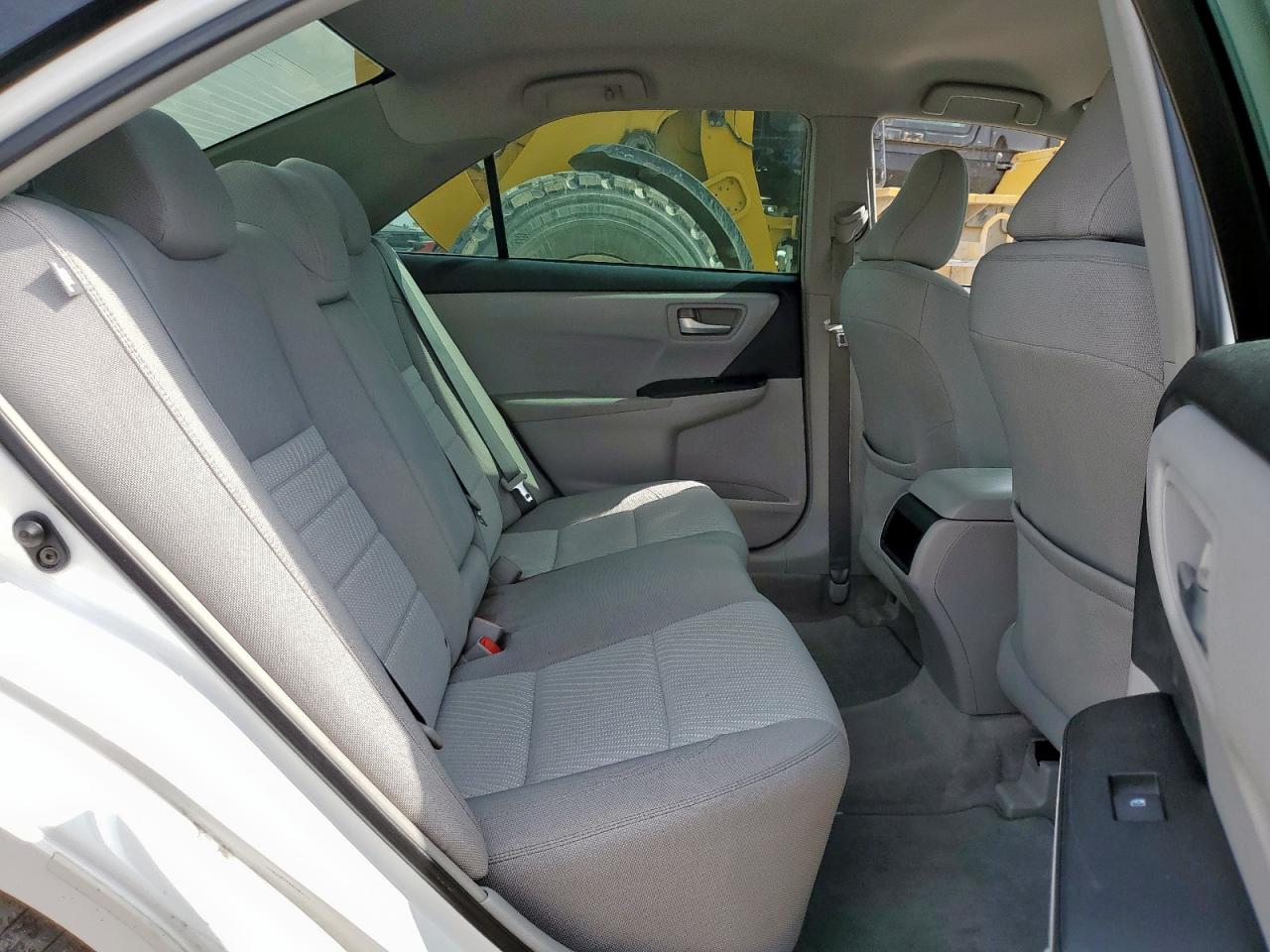 Toyota Camry le 2015