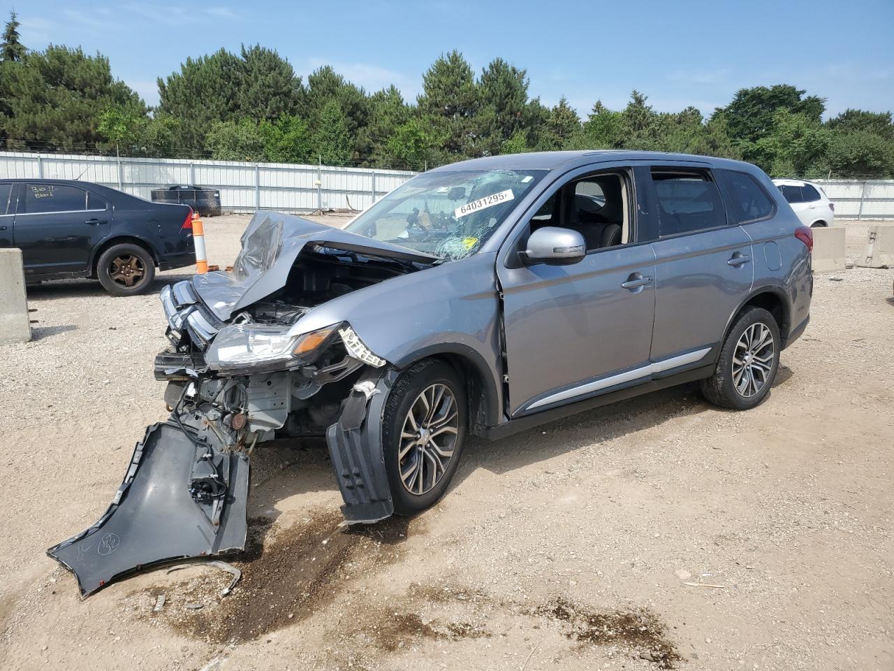 MITSUBISHI OUTLANDER SE