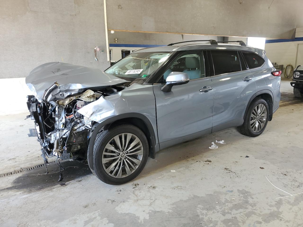 TOYOTA HIGHLANDER PLATINUM
