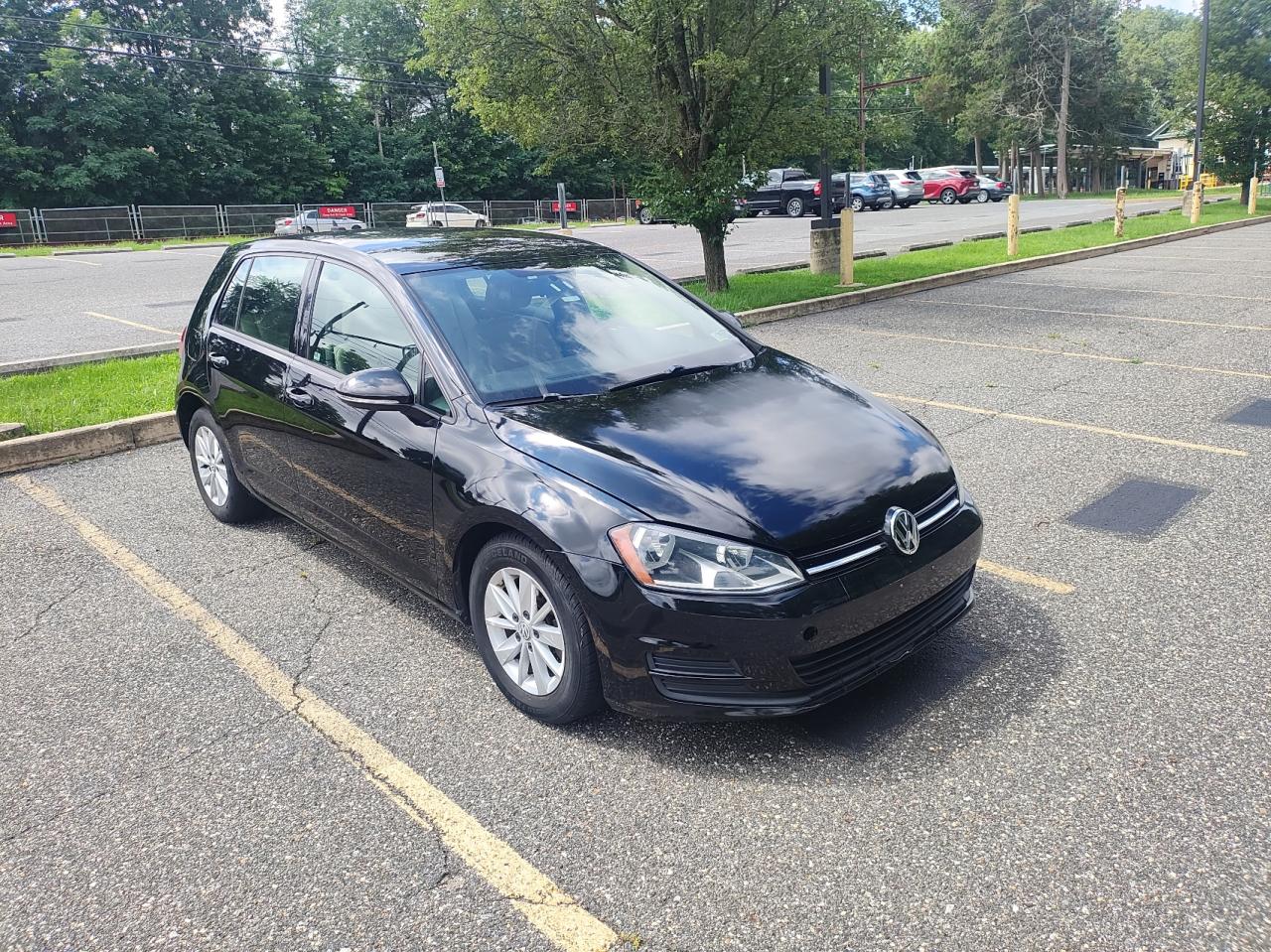 VOLKSWAGEN GOLF
